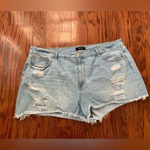 Forever 21+ Short Jeans
